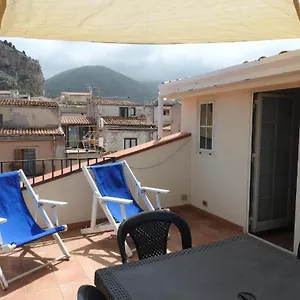  Apartment La Piazzetta